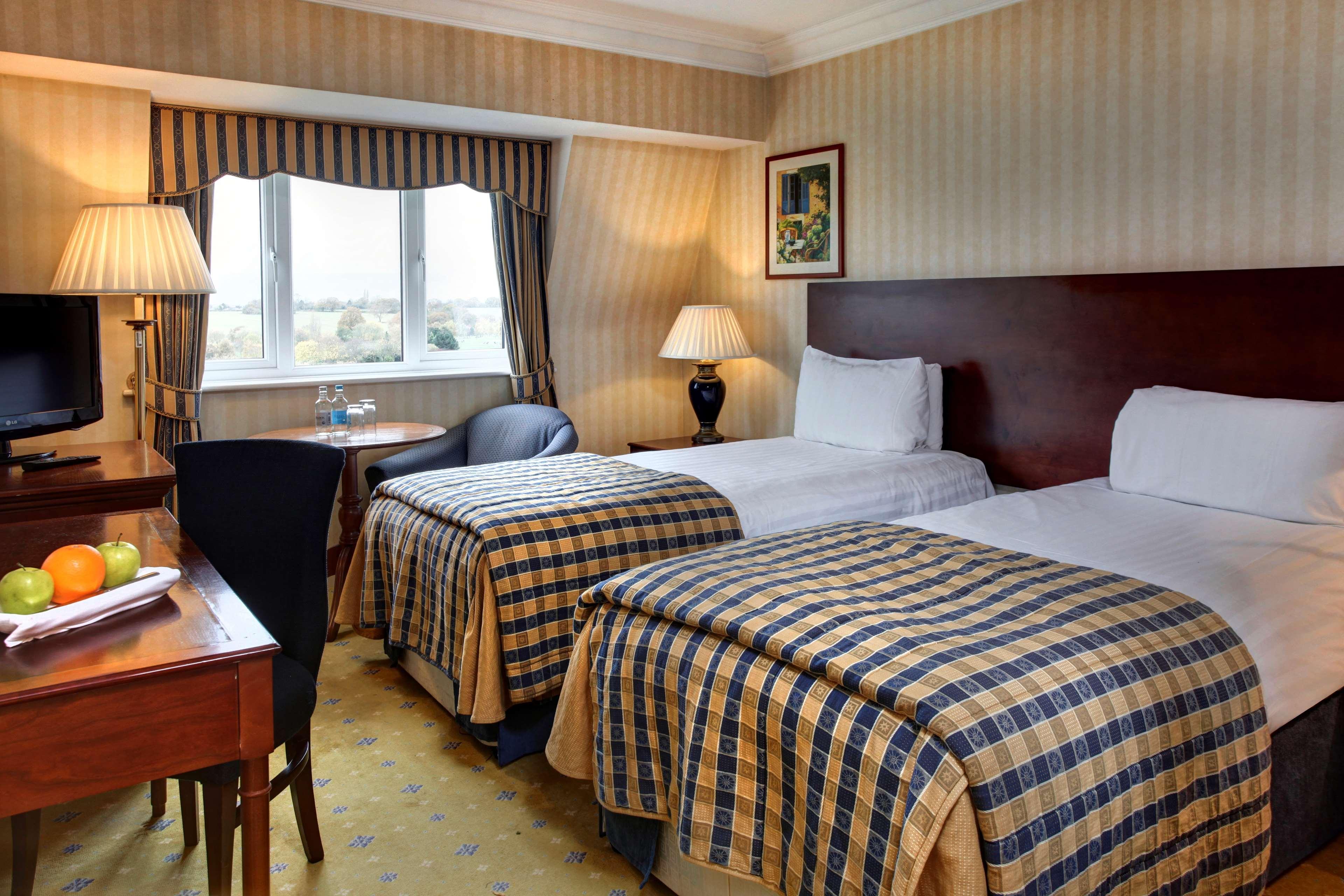 Windmill Village Hotel, Golf Club & Spa, BW Signature Collection Coventry Eksteriør billede