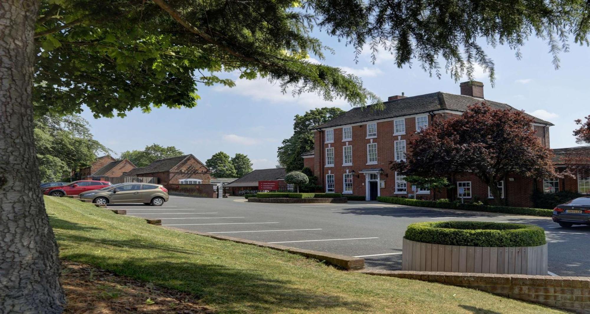 Windmill Village Hotel, Golf Club & Spa, BW Signature Collection Coventry Eksteriør billede