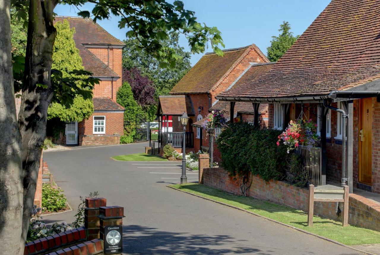 Windmill Village Hotel, Golf Club & Spa, BW Signature Collection Coventry Eksteriør billede